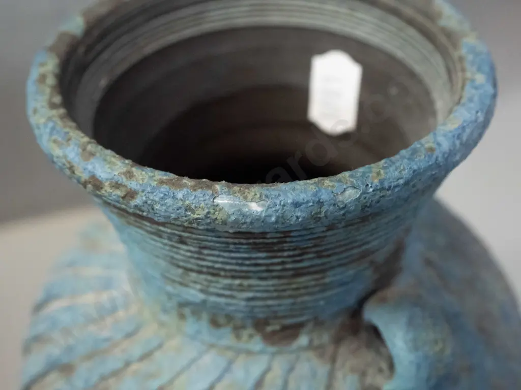 Peter Shearer NZ studio pottery vase with rough textured sgraffito twist rib pattern, 2 lug handles, blue & grey H-230 Image 1++