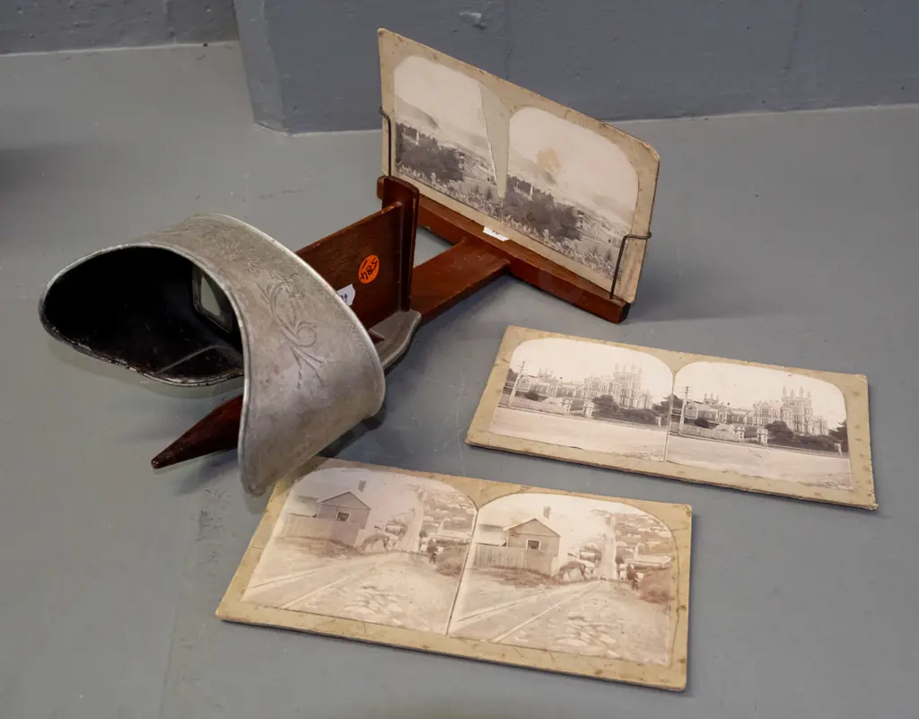 vintage Underwood & Underwood NY stereoscope with 3 Dunedin stereo view cards - Otago Boys, Mornington extension, and Image 1++