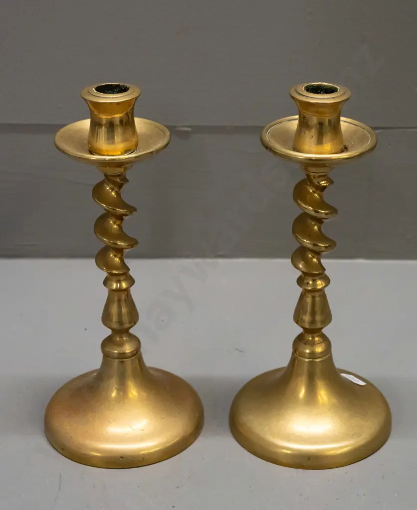 pair of vintage brass candlesticks with twist stems on conical base H-215 Image 1++