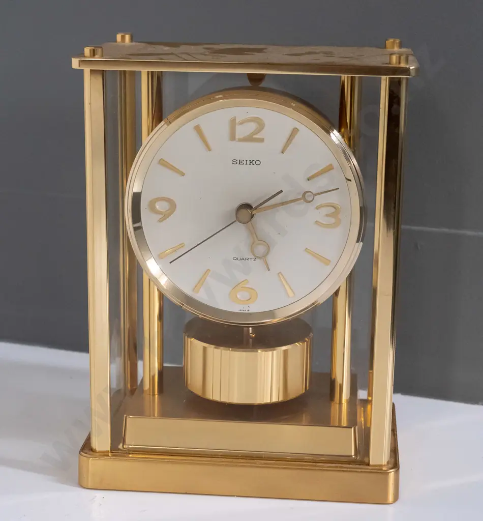 Seiko Quartz mantel clock with brass and glass rectangular case H-220 W-165 D-100 Image 1++