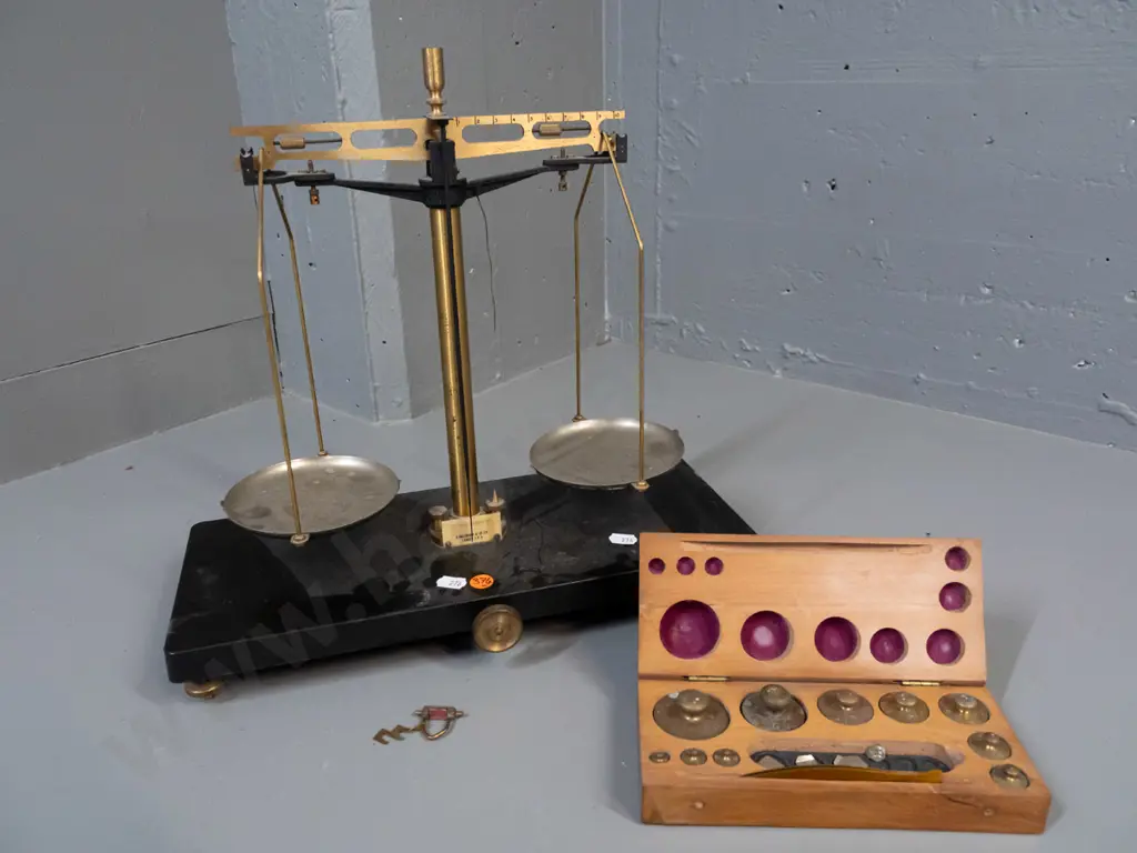 vintage Gallenkamp balance scales - brass and cast metal with bakelite base, stainless steel dishes, with cased set of Image 1++