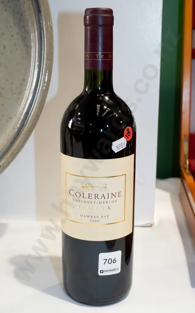 bottle of 2000 Te Mata Estate Coleraine, Cabernet/Merlot, Hawkes Bay wine 750ml Image 1++