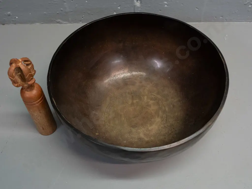 Tibetan singing bowl cast & beaten metal w/ finely etched Buddha motif decoration inside w/ ornate carved beater H-115 Image 1++