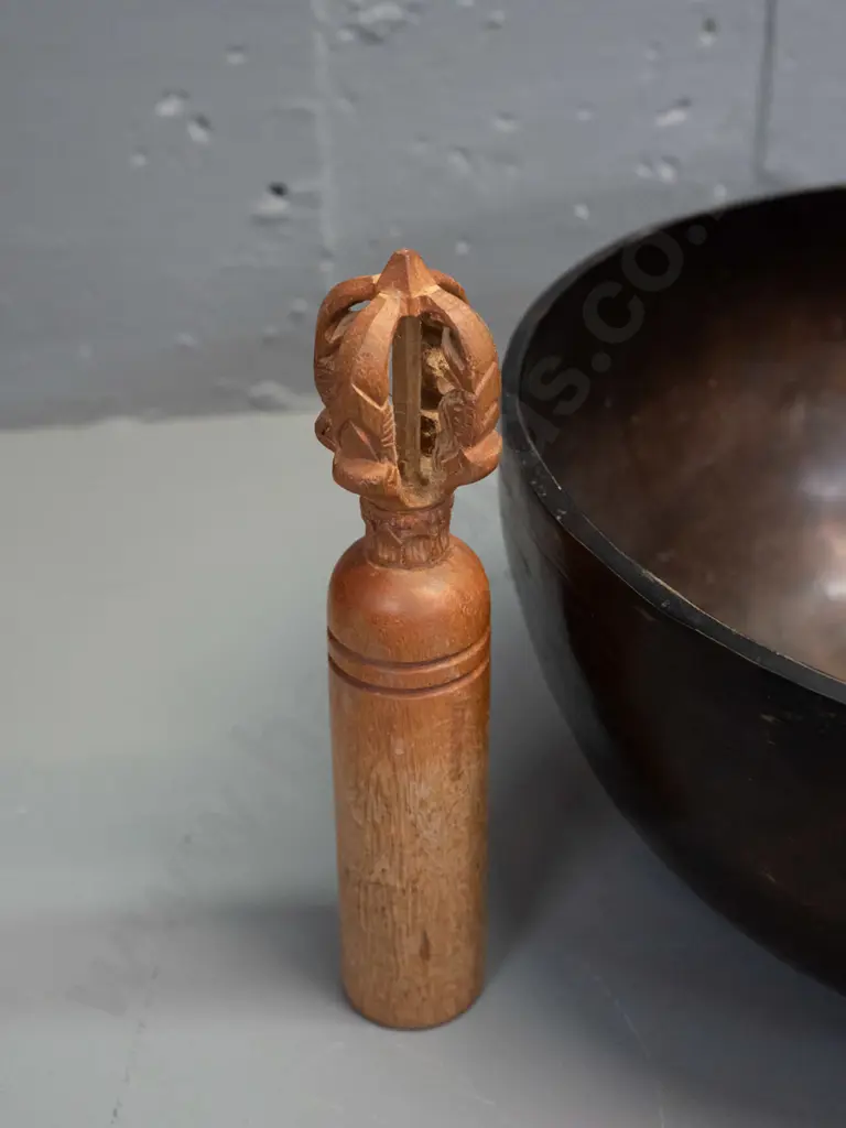 Tibetan singing bowl cast & beaten metal w/ finely etched Buddha motif decoration inside w/ ornate carved beater H-115 Image 1++