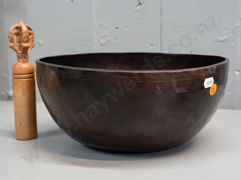 Tibetan singing bowl cast & beaten metal w/ finely etched Buddha motif decoration inside w/ ornate carved beater H-115 Image 1++