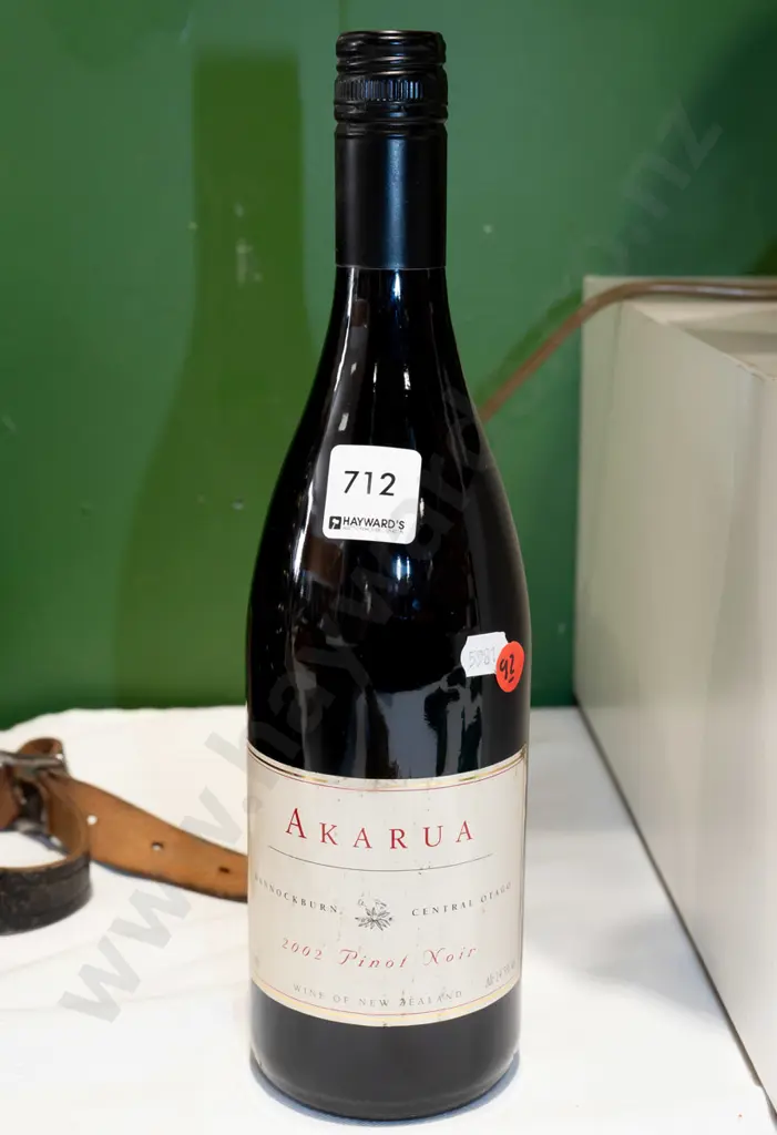 bottle of 2002, Akarua, Pinot Noir, Central Otago wine 750ml Image 1++