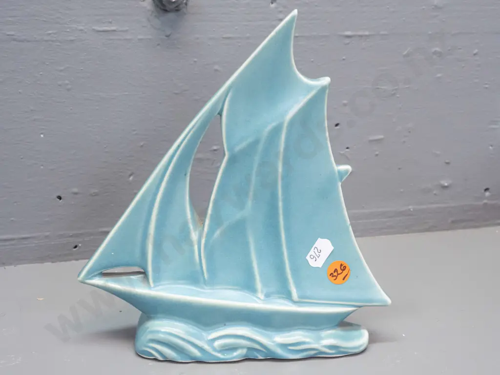 deco Sylvac-style blue ceramic yacht with cork stopper in base, no maker's marks - has small glaze flaw / discolouration Image 1++
