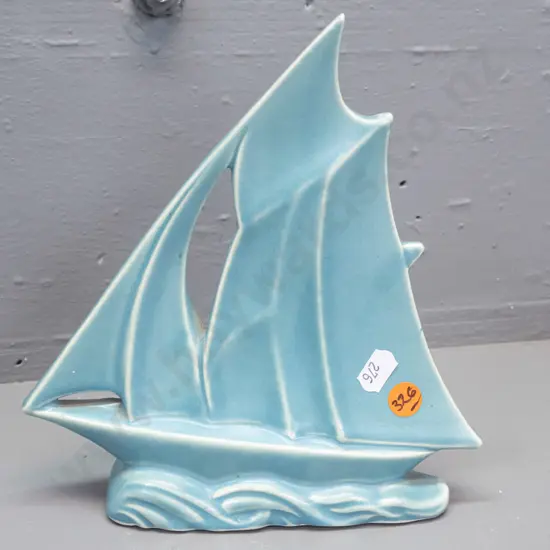 deco Sylvac-style blue ceramic yacht with cork stopper in base, no maker's marks - has small glaze flaw / discolouration