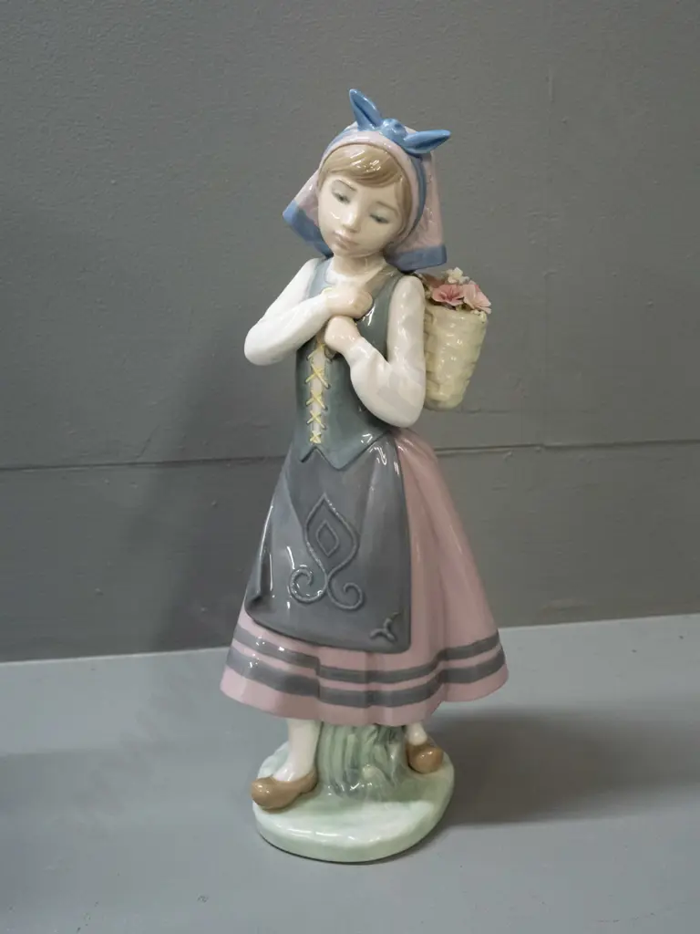 Lladro figurine - girl in clogs with flower basket on back H-260 Image 1++