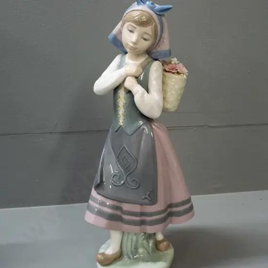 Lladro figurine - girl in clogs with flower basket on back H-260