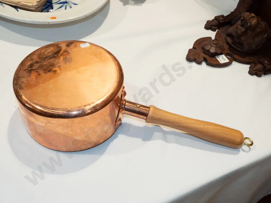 French pure copper pot with wooden handle. L-430 Image 1++