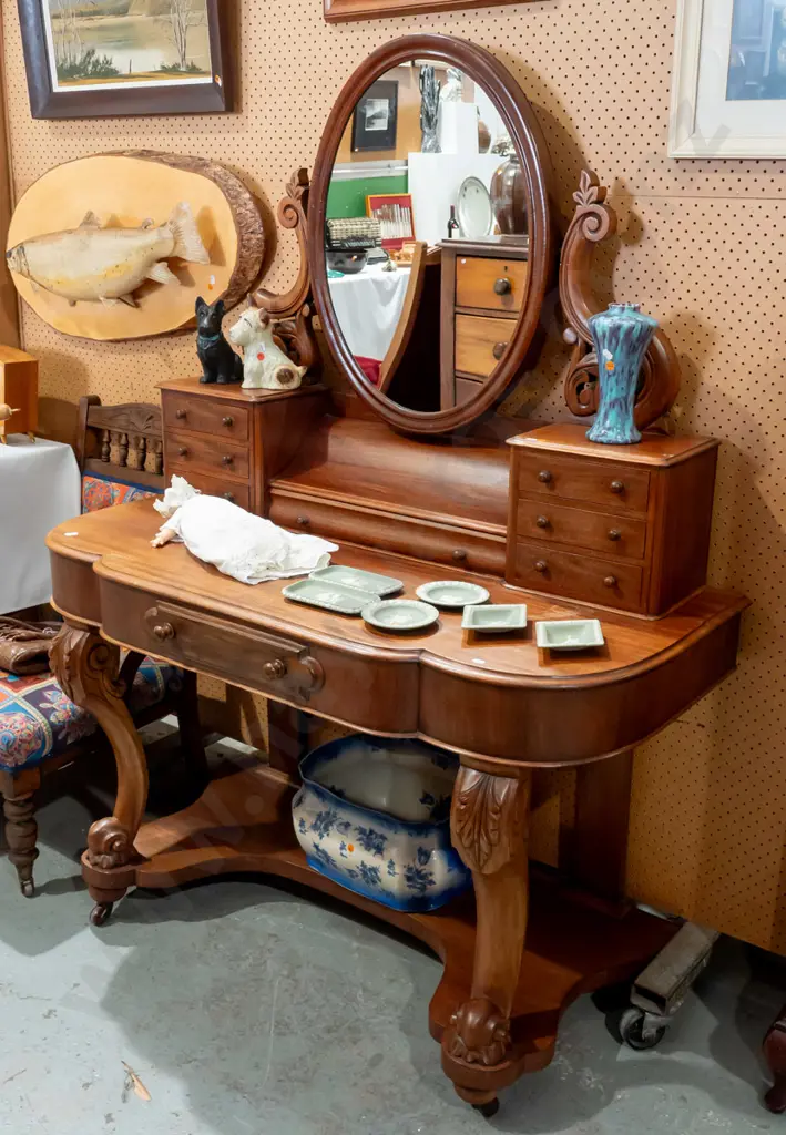 Victorian mahogany dressing table with oval mirror on foliate carved supports - break front top on shaped carved Image 1++
