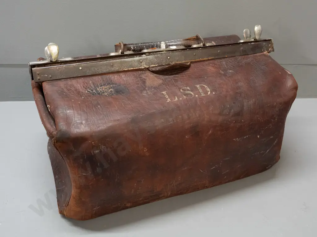 vintage large Gladstone / doctor's bag in restorer's condition with gilt L.S.D. monogram - age wear, some Image 1++