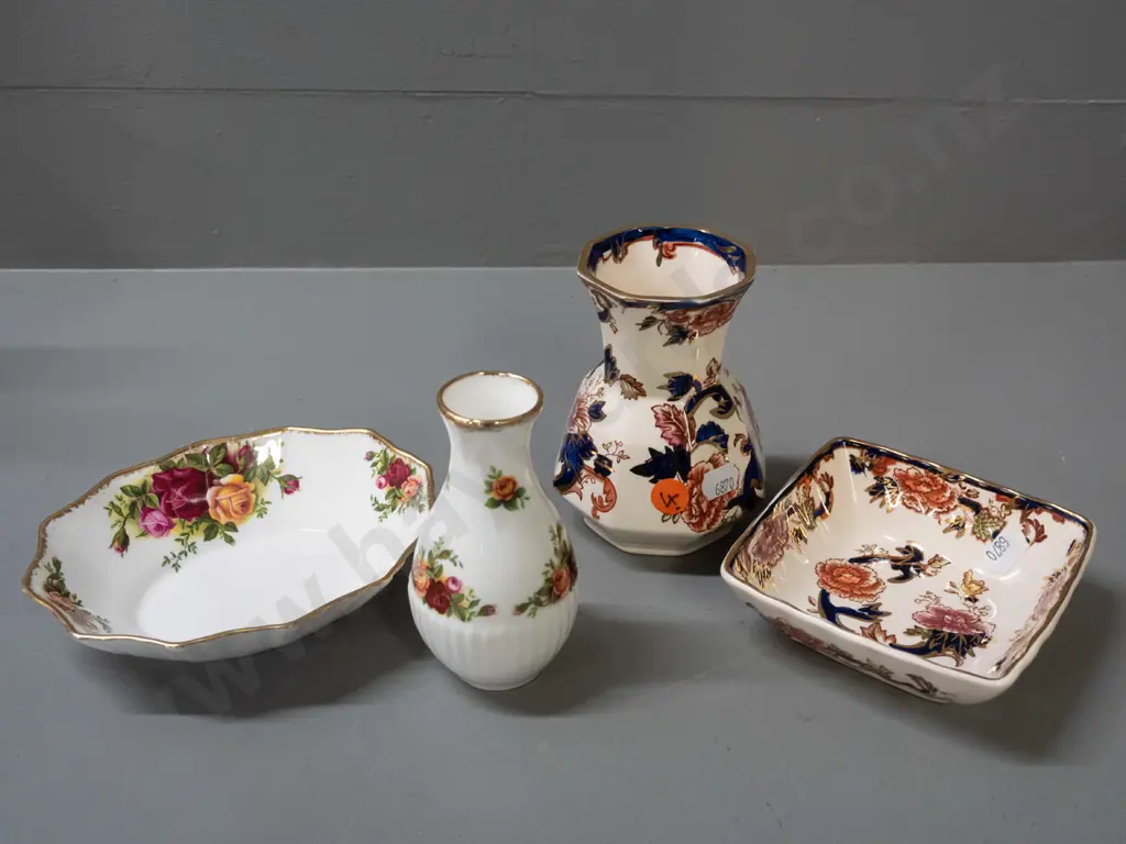 4 pieces of china - Masons Mandalay pattern ironstone vase H-115 and dish, and Royal Albert Old Country Image 1++