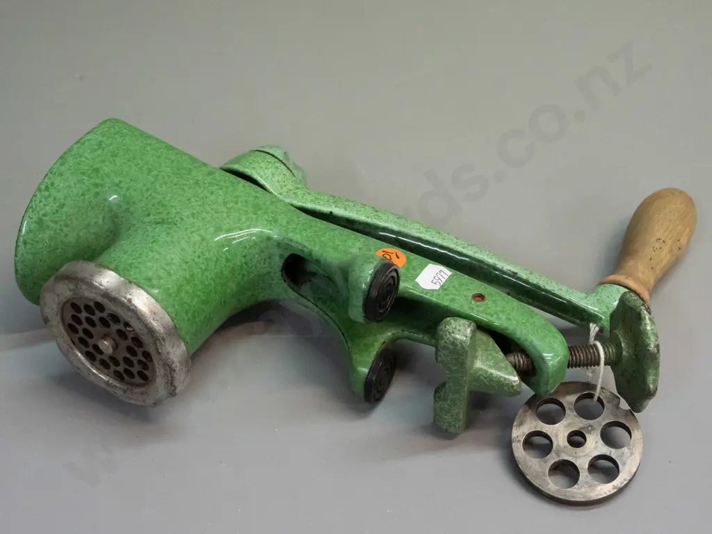 vintage heavy green speckled enamel Harper No. 1000 bench-mount grinder with timber handle, spare plate. H-250 W-150 Image 1++