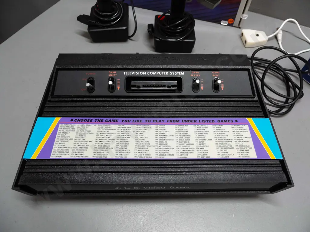 boxed videogame console - marked JLB Video Game, Model 2600 - with cord and 2 controllers - in original box, very good Image 1++