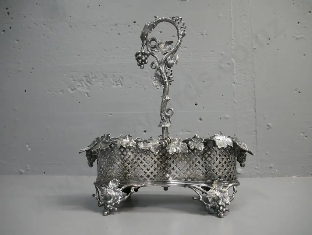 vintage Victorian silver-plated wine-holder w/ grapevine pattern. Ringwear to interior H-310 W-270 Image 1++
