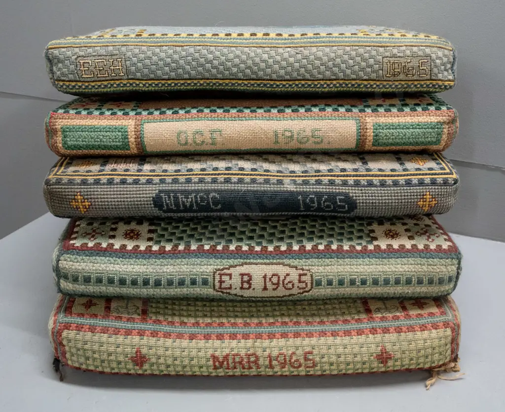 5 ecclesiastical kneeling pads with knitted covers, each dated 1965 with different initials - some wear and minor Image 1++