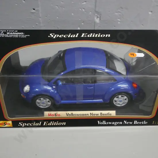 Maisto Special Edition 1:18 scale die-cast model Volkswagen New Beetle in original box