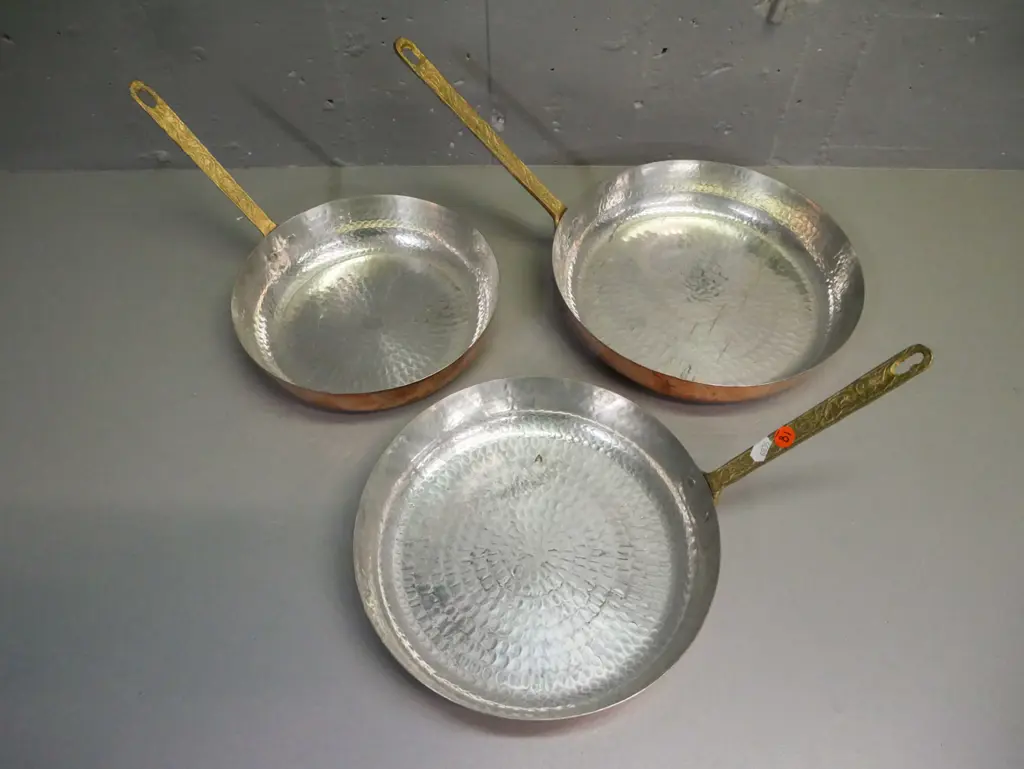 3x beaten copper frying pans w/ white metal interior, cast metal handles, largest L-450 Image 1++