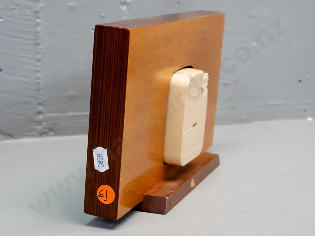 retro Smiths mantel clock with mahogany base, teak veneer and etched brass strapping, plastic-cased C battery movement. Image 1++