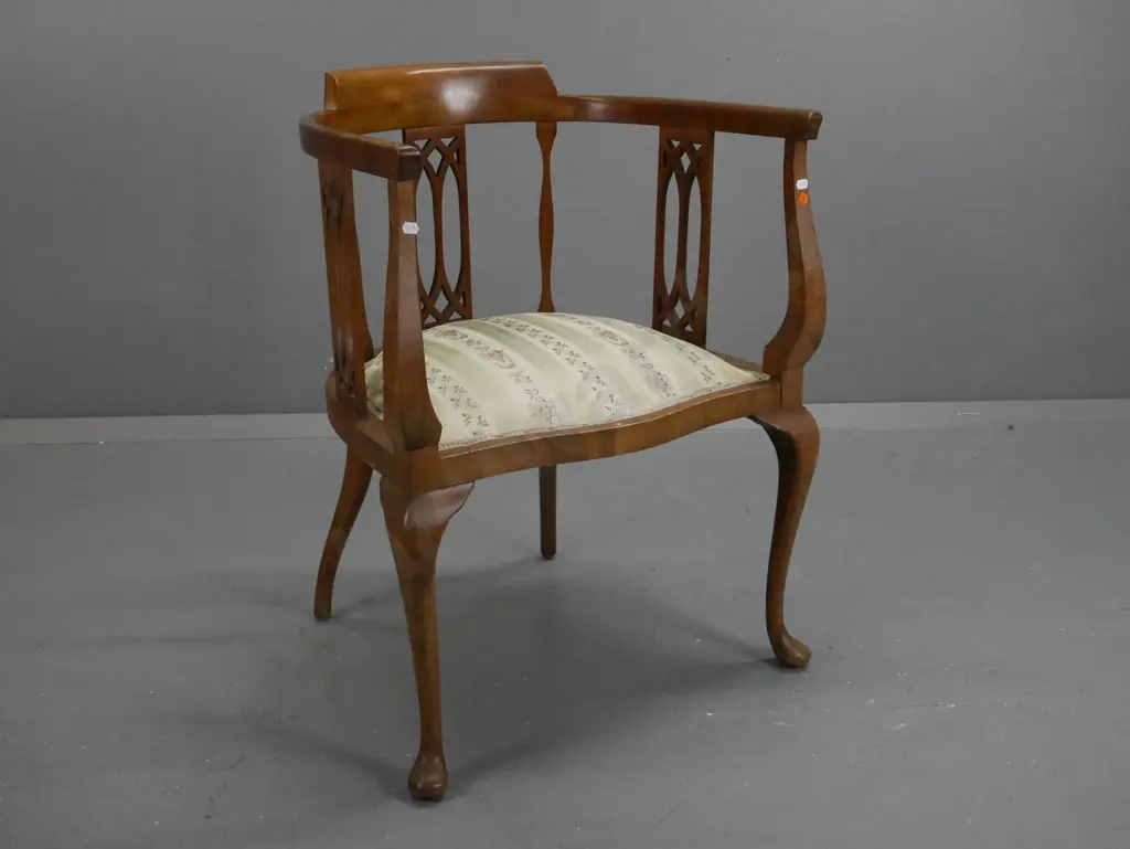 vintage beech Hepplewhite-style tub chair with pierced back splats, sweeping cab legs, w/ green and ivory & floral Image 1++