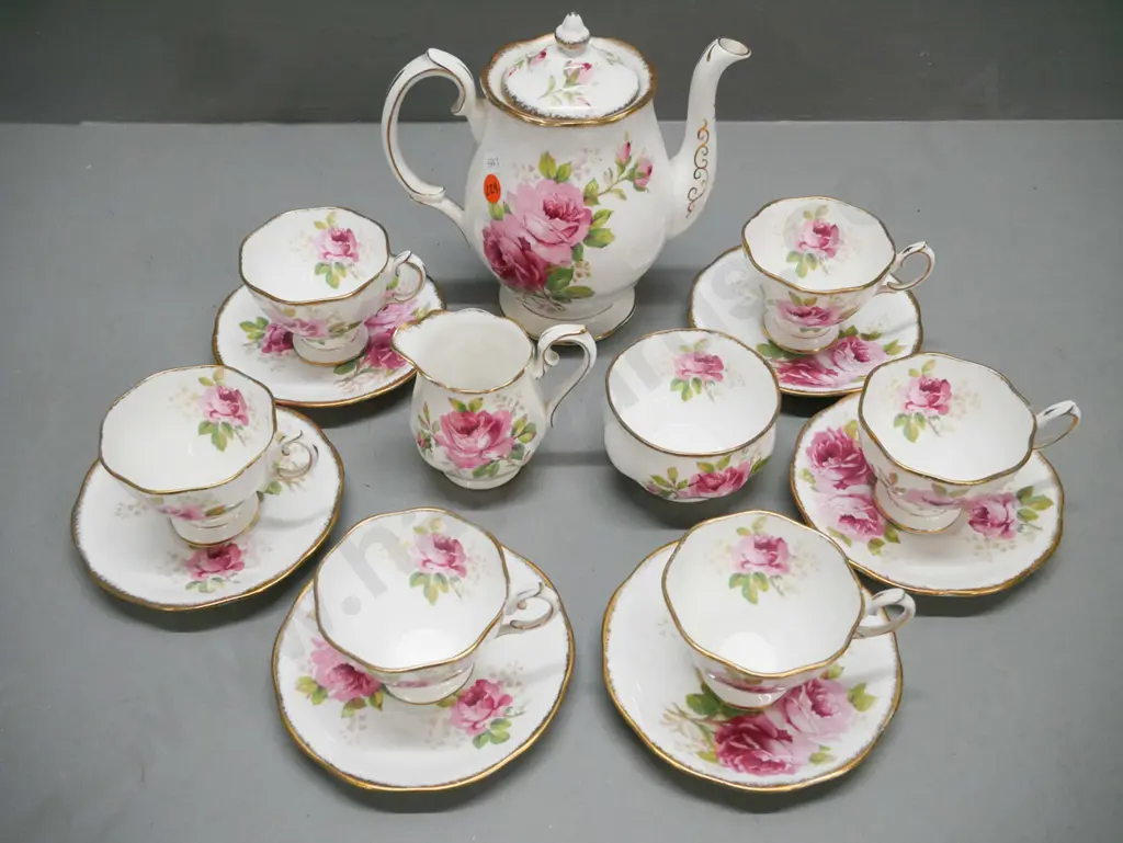 Royal Albert 'American Beauty' 15-piece coffee set. Coffee pot H-180 W-180 Image 1++