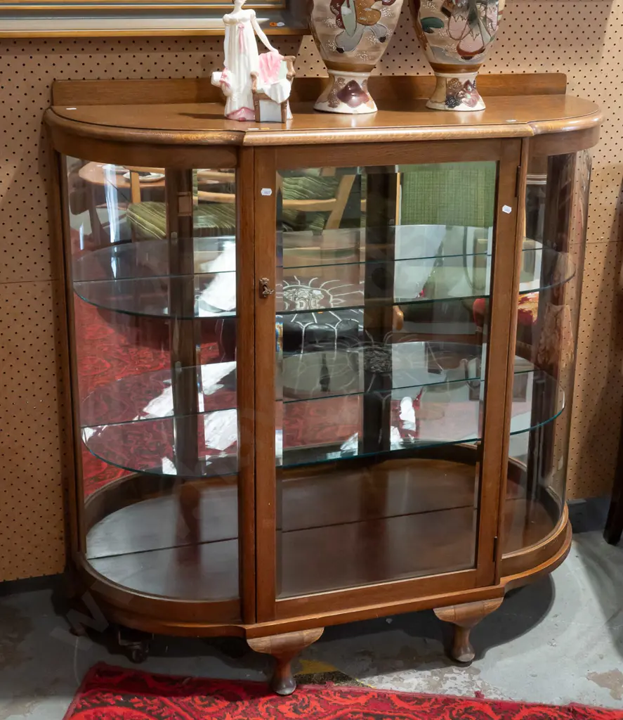 vintage oak break-front display cabinet with bevelled edge glass in door, curved glass side panels, 2 glass shelves, Image 1++
