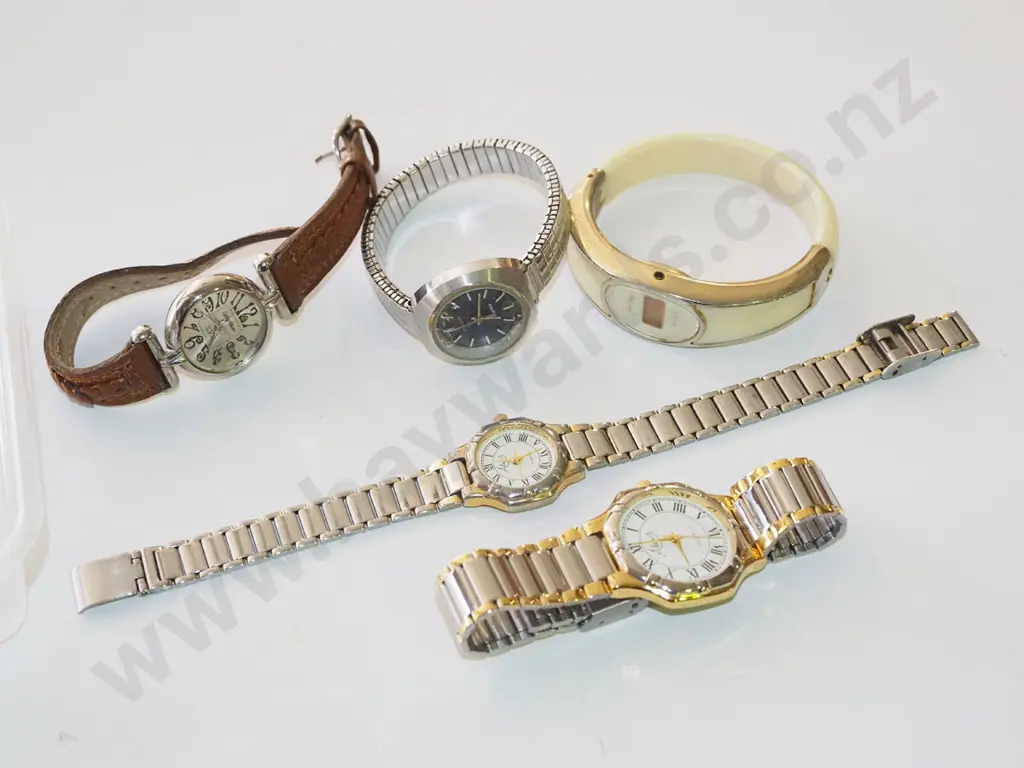tray; wristwatches Image 1++