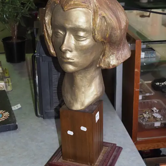 golden plaster female bust H520