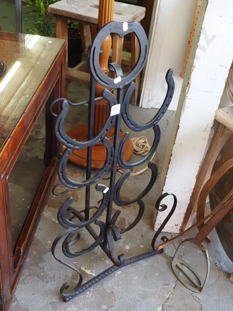 metal homemade horseshoe wine rack H750 Image 1++