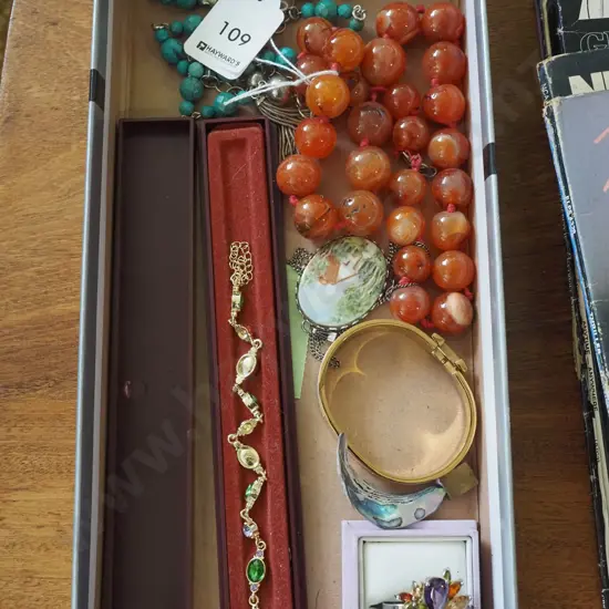 box; costume jewellery