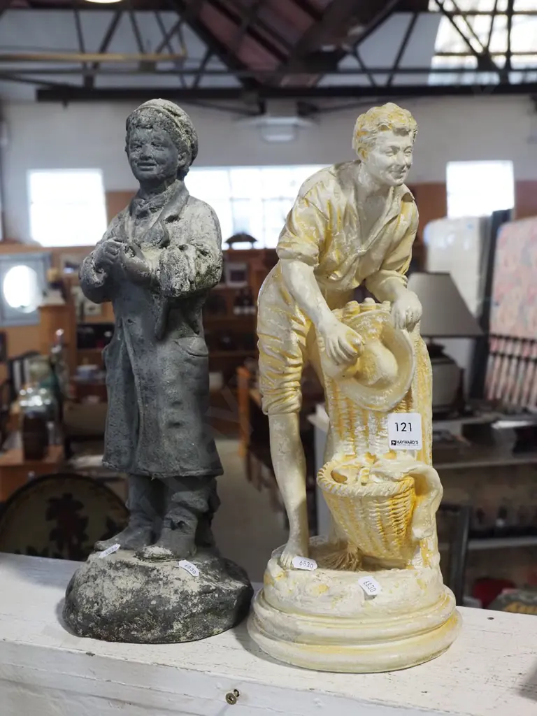 2x composite figurines H380 Image 1++