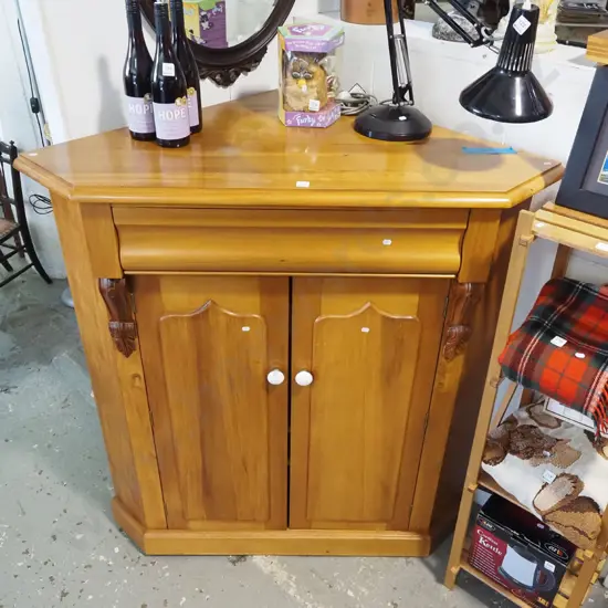 rimu 2 shield door, 1 drawer corner unit with carved corbels and enamel handles H1280 W880 D880