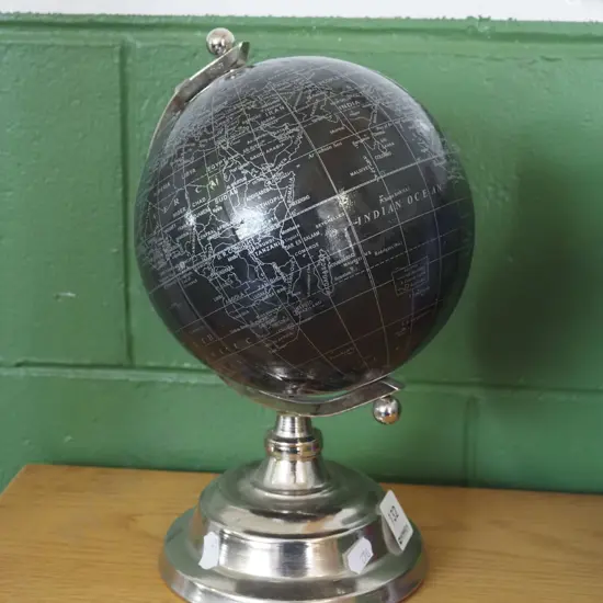 small world globe H290