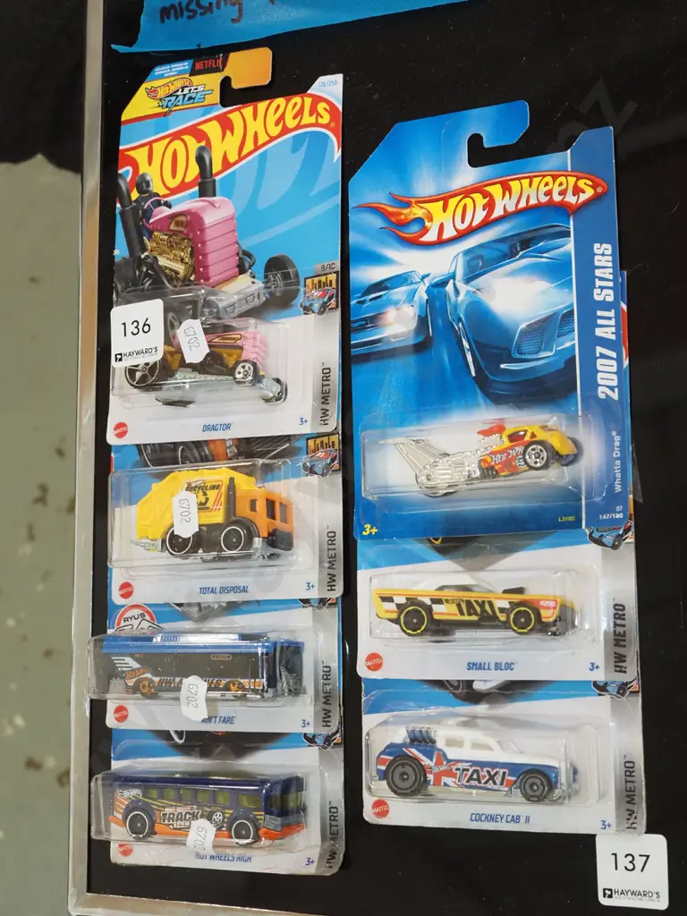 7x carded Hotwheels toy vehicles Image 1++