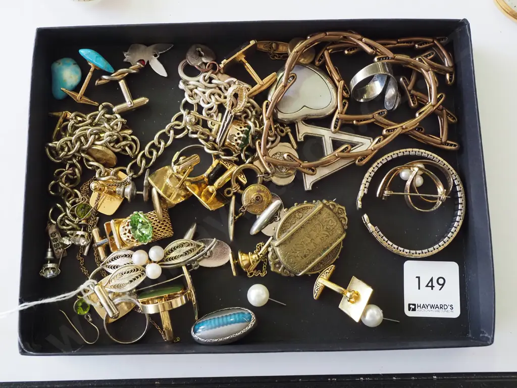 tray; cufflinks, costume jewellery, brooches etc Image 1++