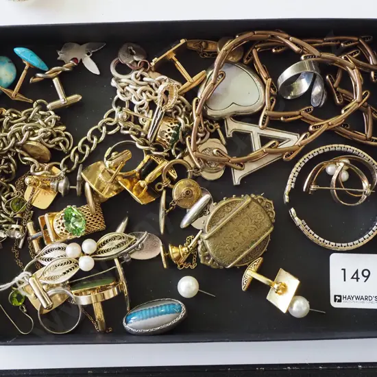 tray; cufflinks, costume jewellery, brooches etc