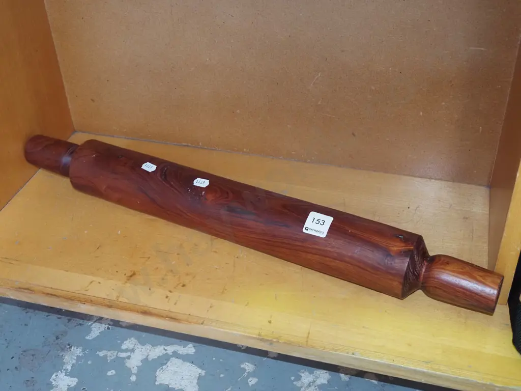 long turned wood rolling pin L580 Image 1++