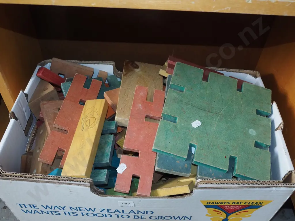 box; wooden construction blocks Image 1++