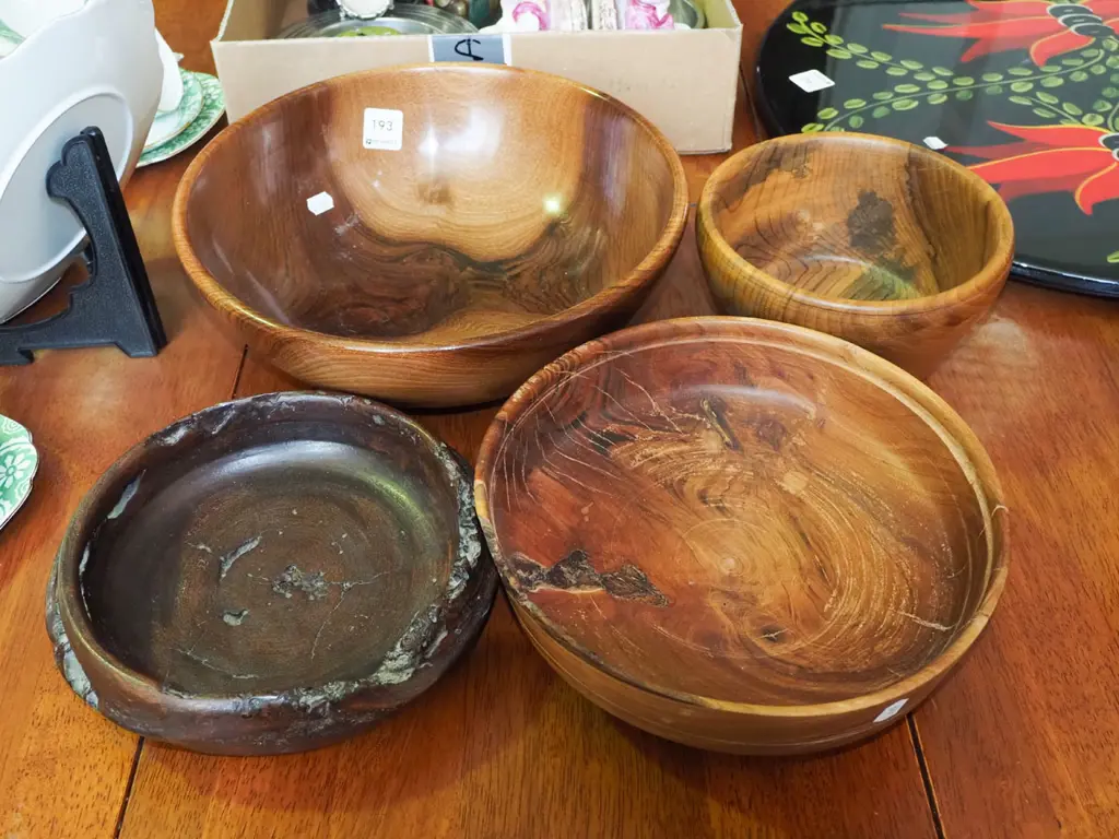 4x turned wood bowls Largest Diam290 Image 1++
