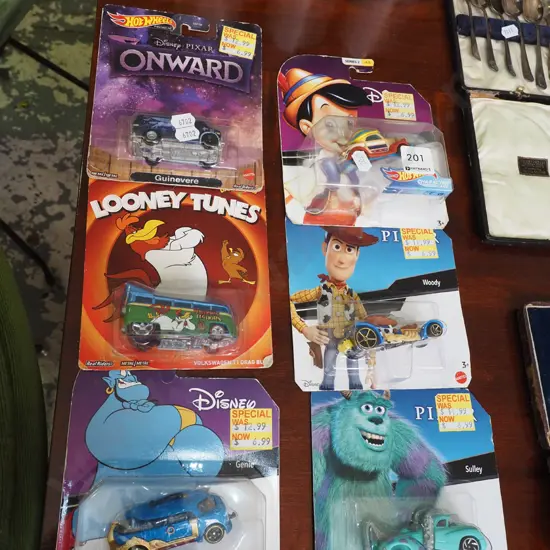 6x carded Hotwheels toy vehicles