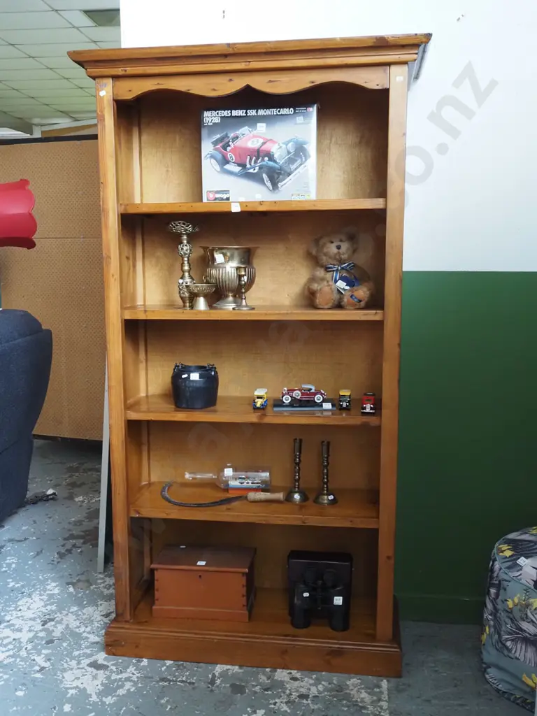 solid pine bookcase H1830 W1000 D360 Image 1++