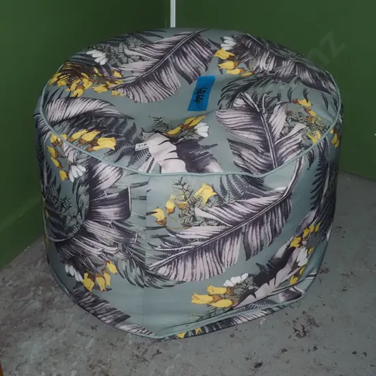 bean bag/pouffe