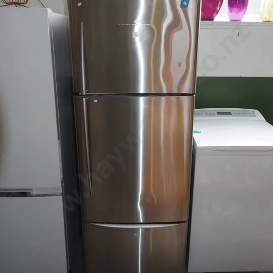 F&P anodised fridge/freezer wih vege drawer H1700 W630 D650