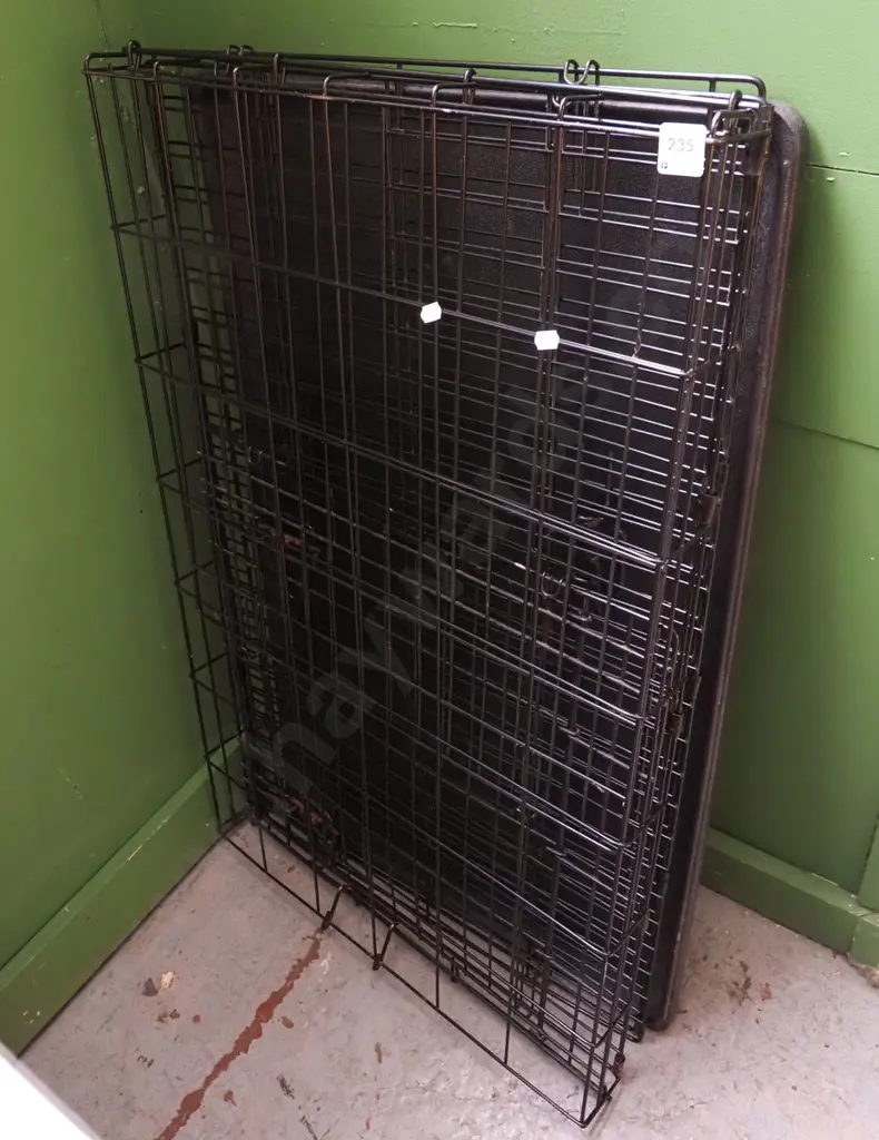 metal and plastic dog crate Image 1++