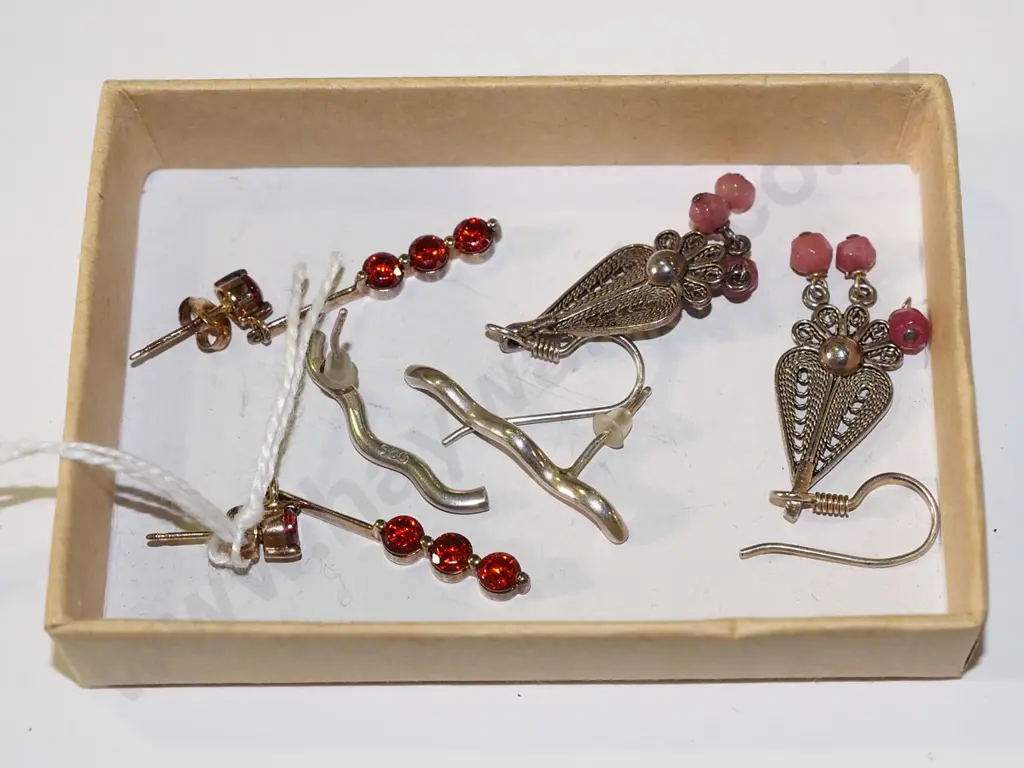 3x pairs of sterling silver earrings Image 1++