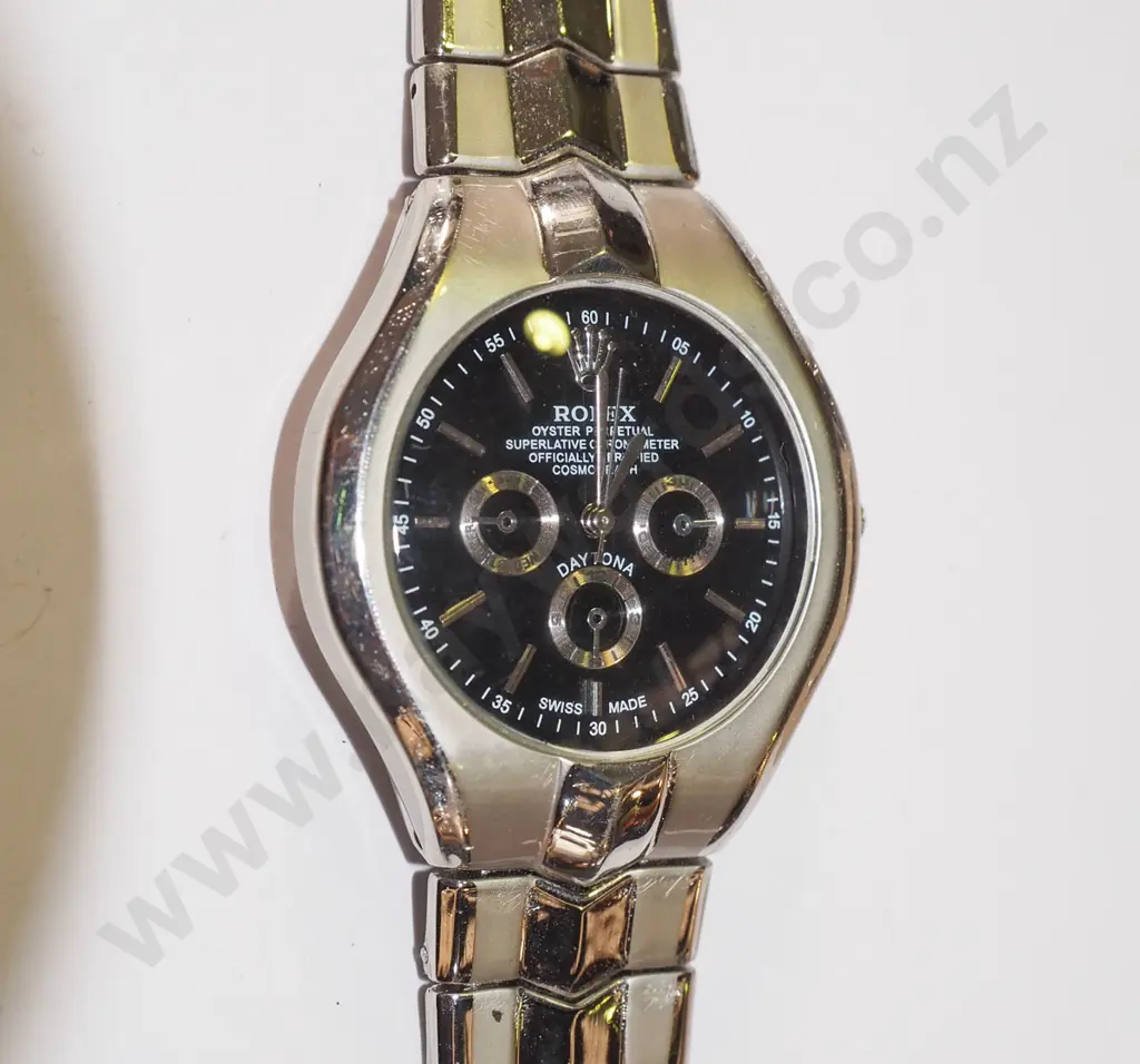 gents wristwatch Image 1++