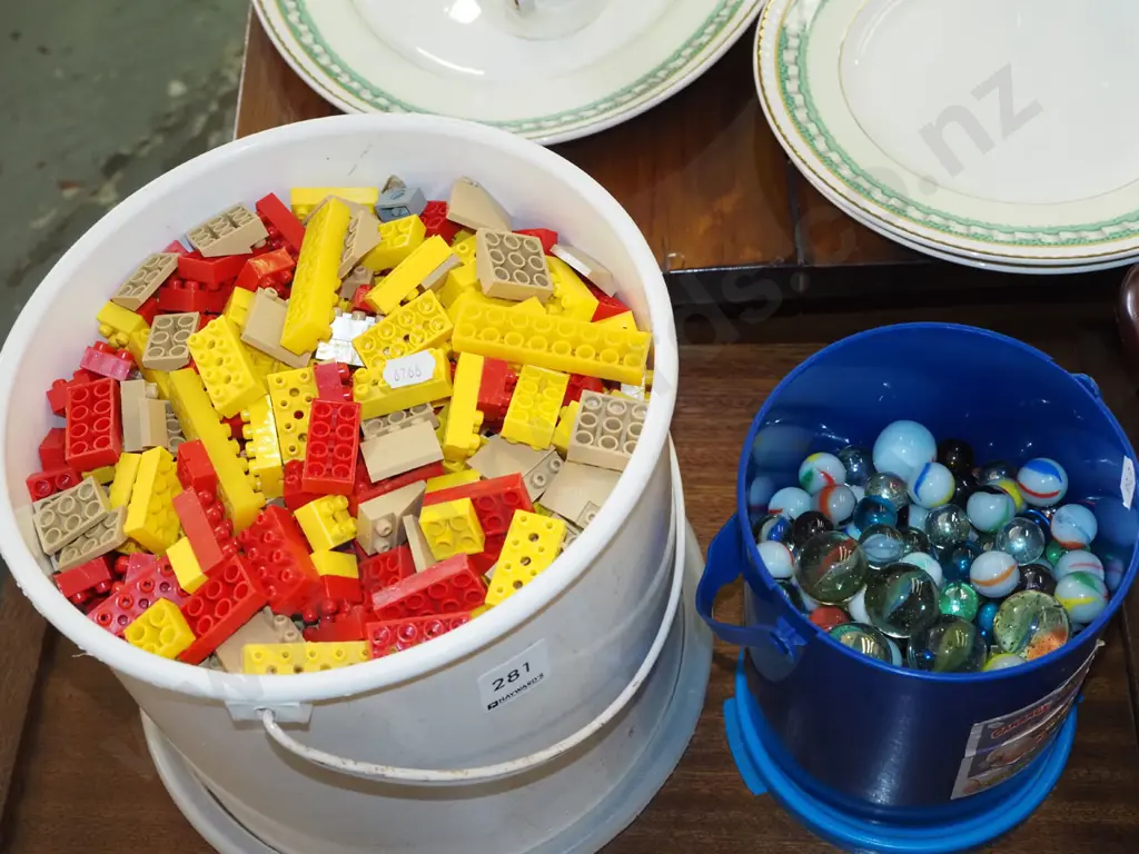 tub of Torro blocks, container of marbles Image 1++