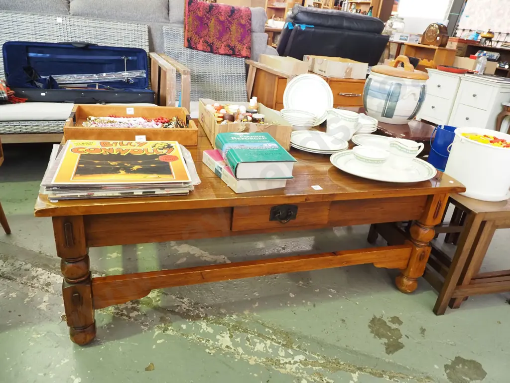 solid pine single drawer coffee table H460 W1230 D770 Image 1++